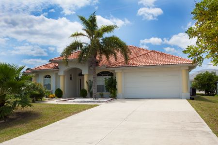 Why Driveway Cleaning Matters More Than You Think for Florida Homes Thumbnail